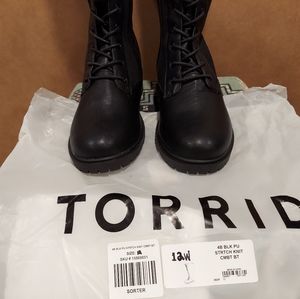 TORRID BOOTS NEW W/BOX SIZE 12W BLACK LACE-UP,STRETCH COMBAT BOOT.